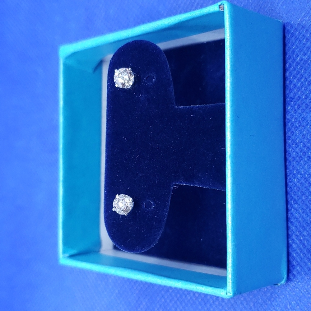 14k white gold and diamond earrings